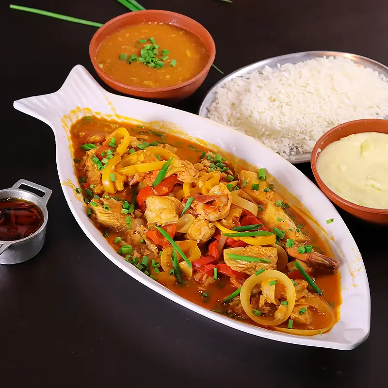 Moqueca de Robalo Forno de Barro